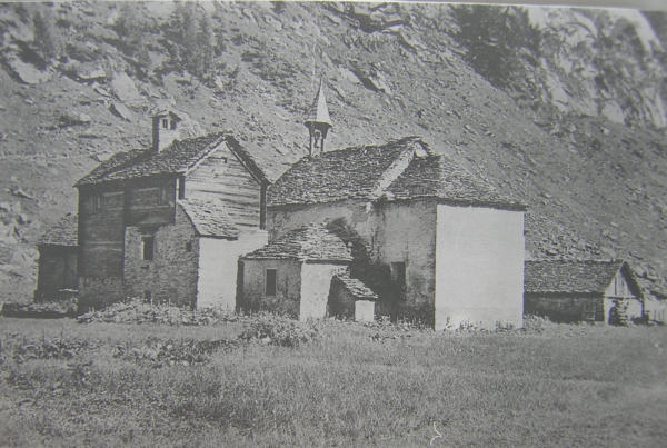 Agaro Chiesa e Casa Pastorale